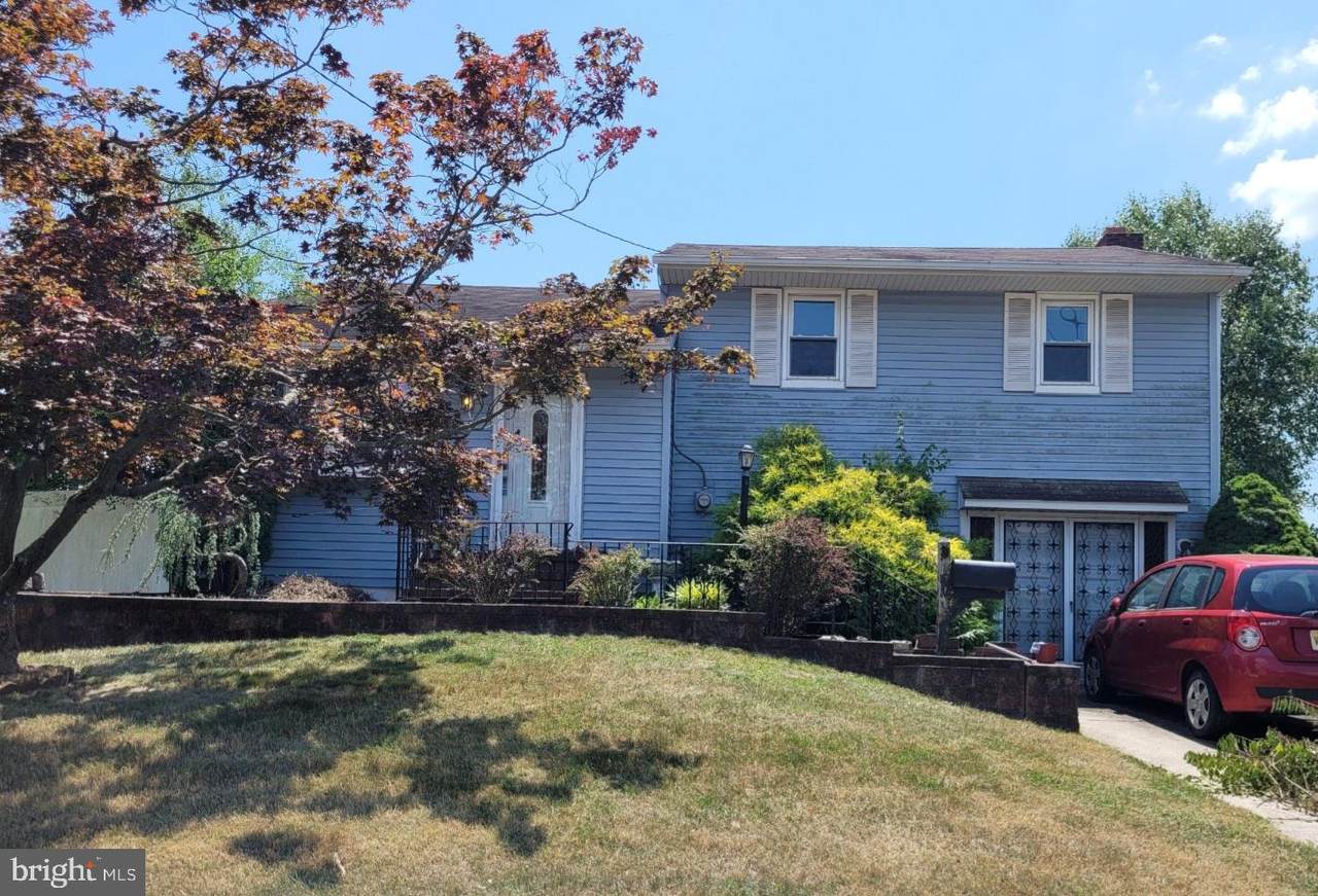 633 Dettmar Terrace - Photo 1