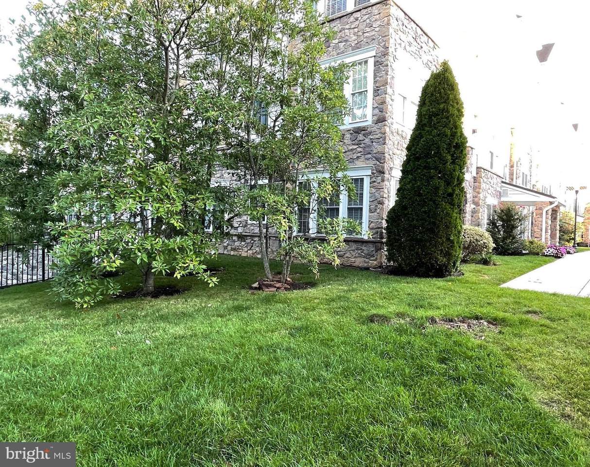 2108 Lilac - Photo 1