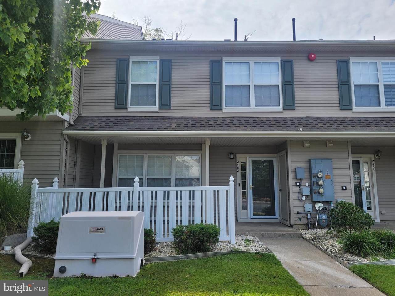 2402 Beacon Hill Drive - Photo 1