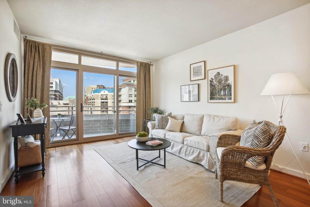888 Quincy Street - Photo 1