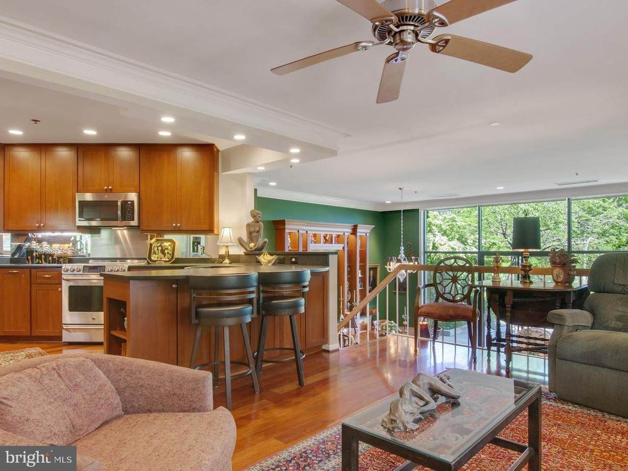 1401 Oak Street - Photo 1