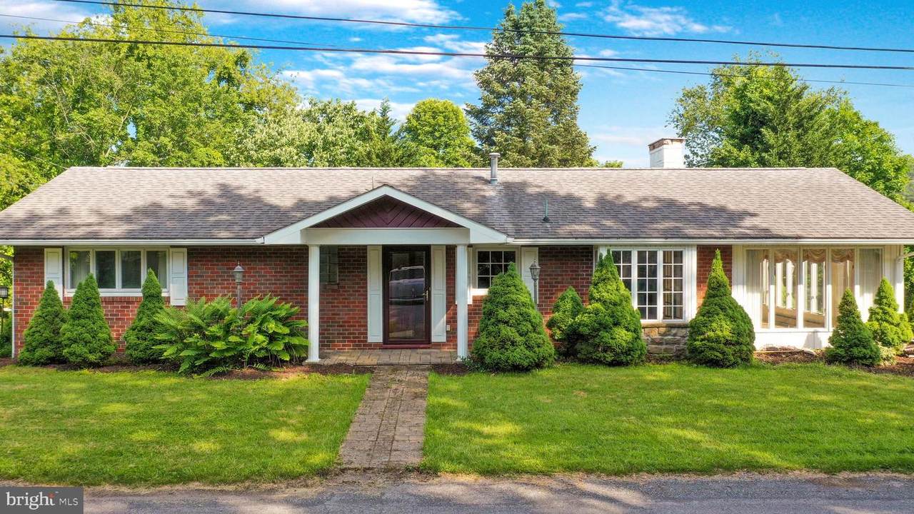728 Valley View - Photo 1