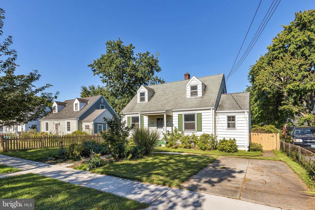 5818 32ND Avenue - Photo 1