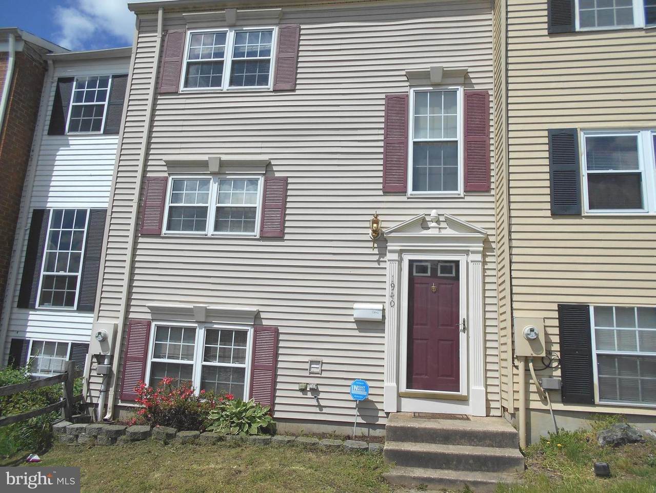 1940 Eloise Lane - Photo 1