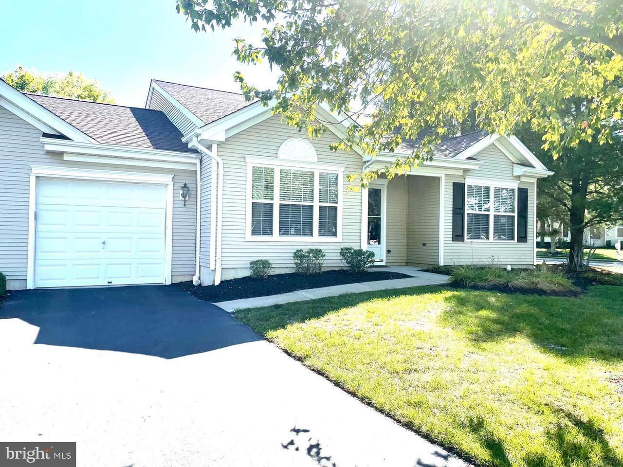 628 Regency Drive - Photo 1