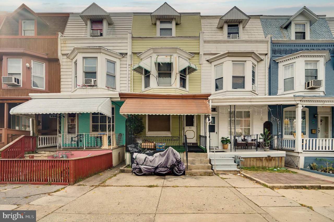 852 12TH Street - Photo 1