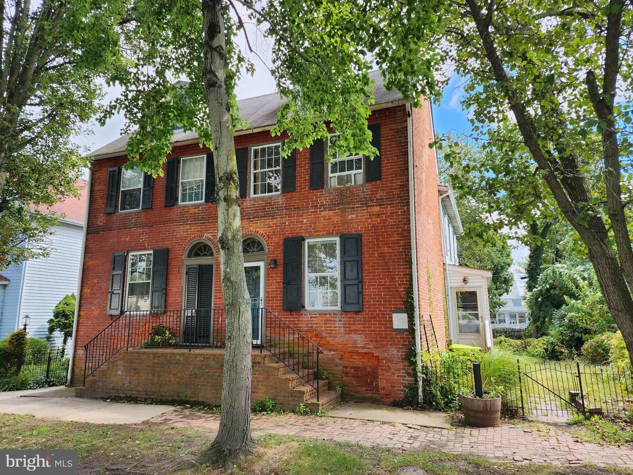 205 Clinton Street - Photo 1