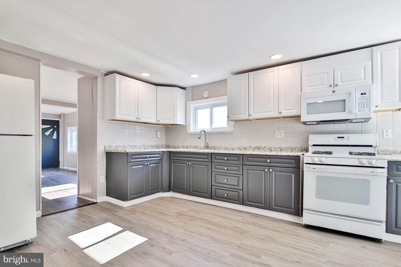 189 Parkinson Avenue - Photo 1