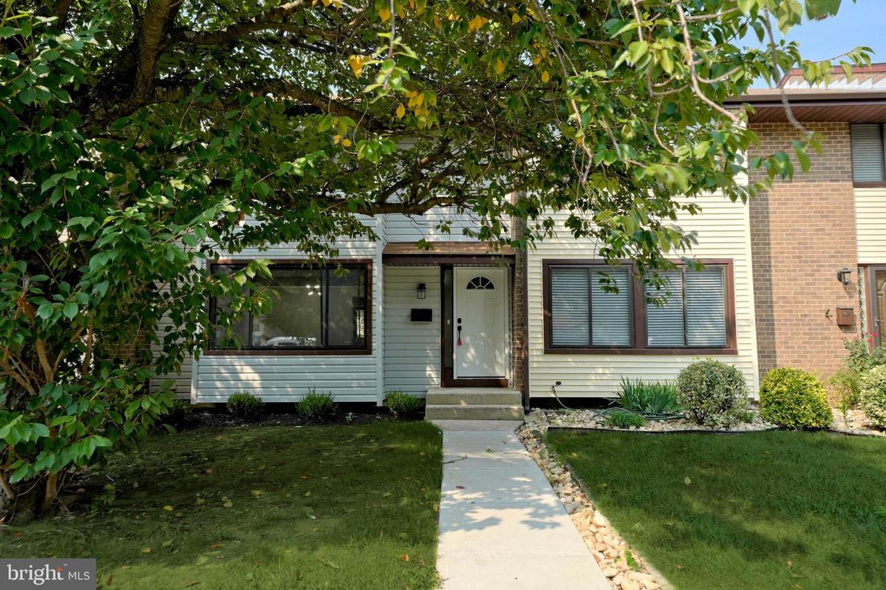 405 Kellington Drive - Photo 1