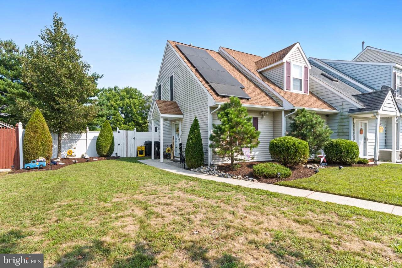 207 Poplar Street - Photo 1