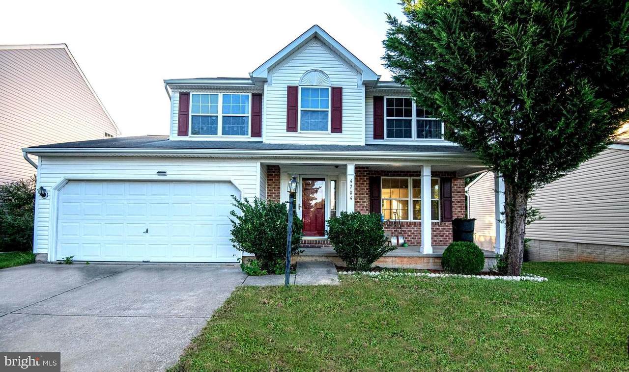 4704 New Town Boulevard - Photo 1