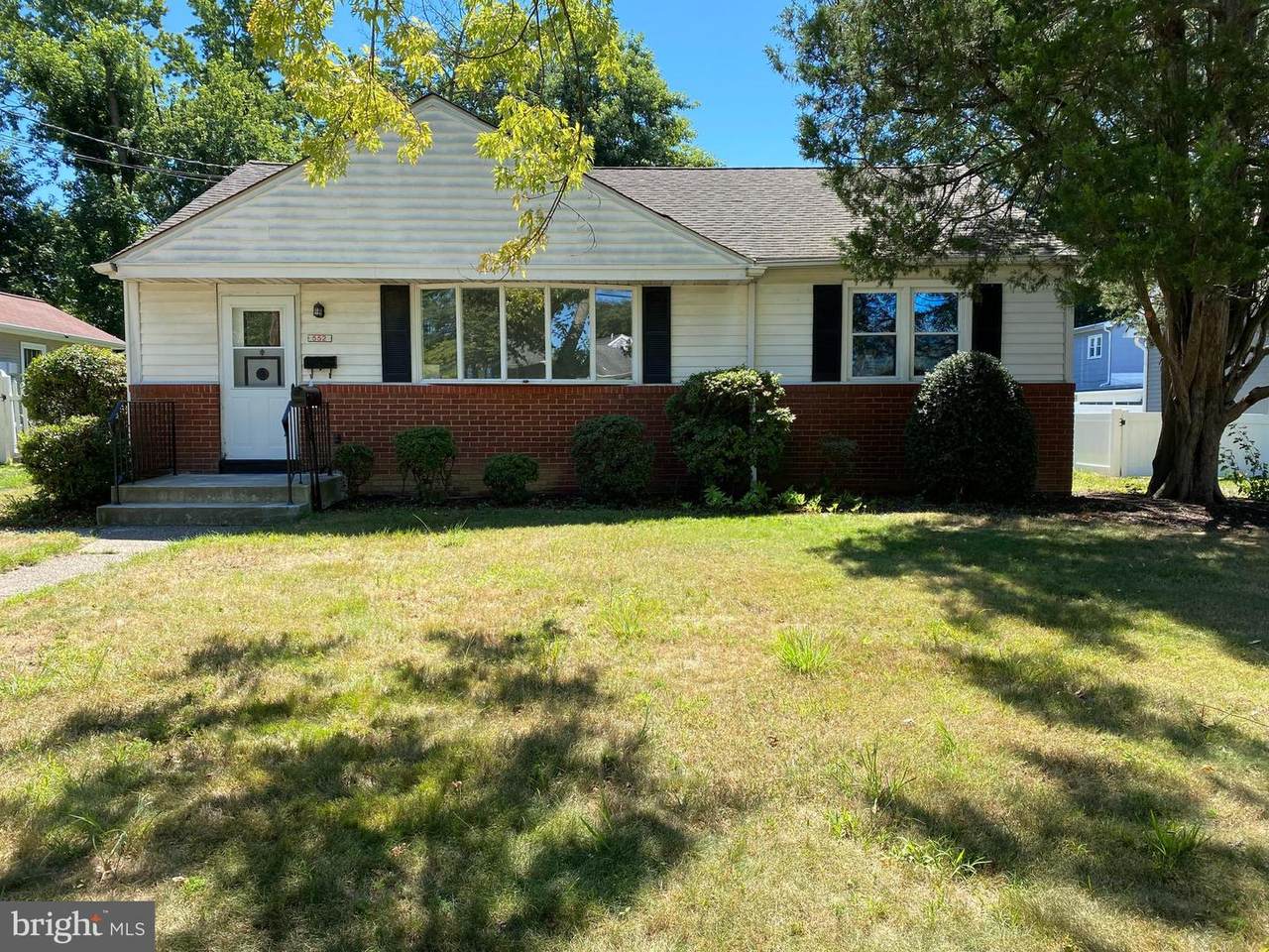 552 Audubon Avenue - Photo 1