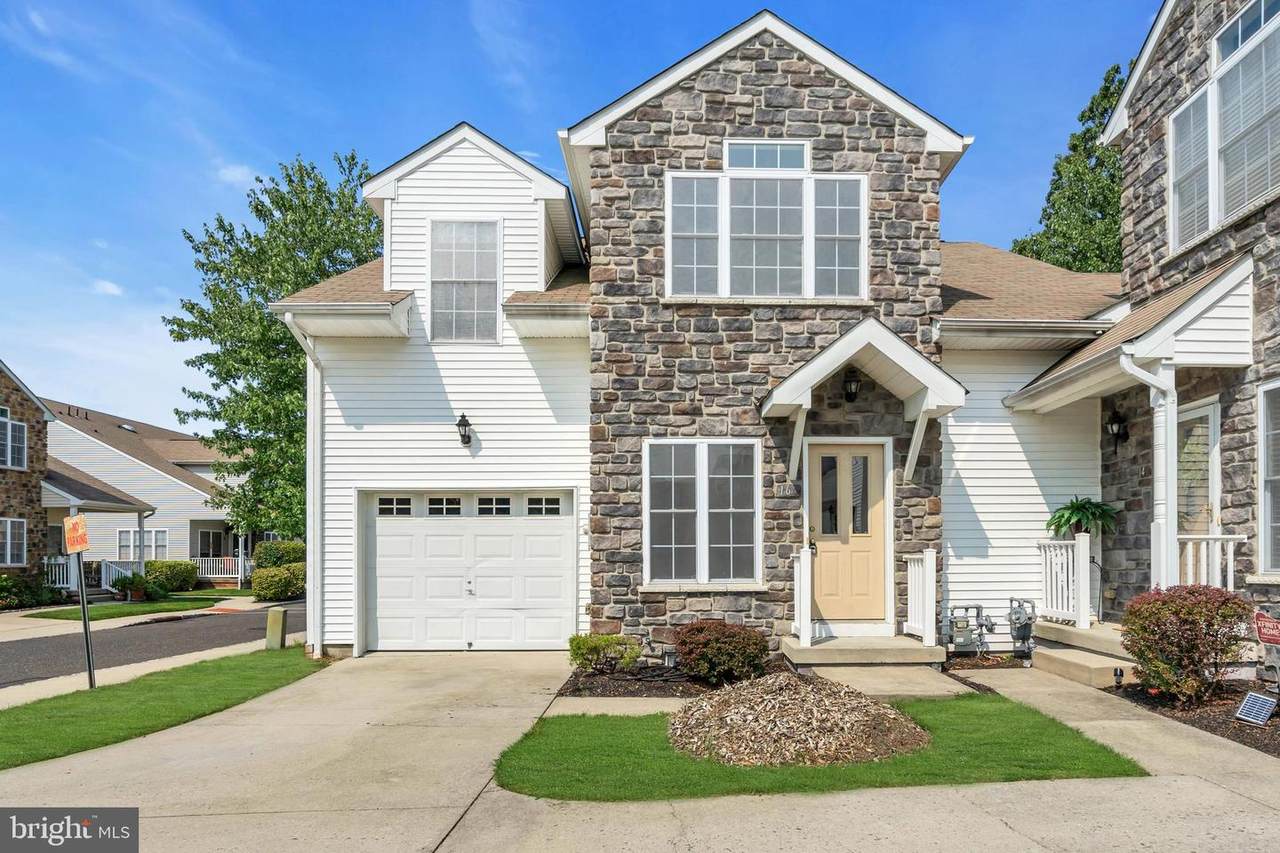 16 Charles Circle - Photo 1