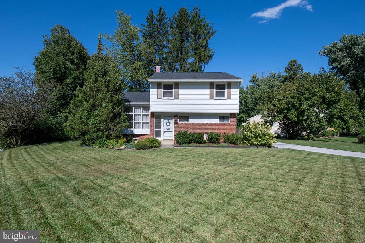 1044 Kenilworth Drive - Photo 1