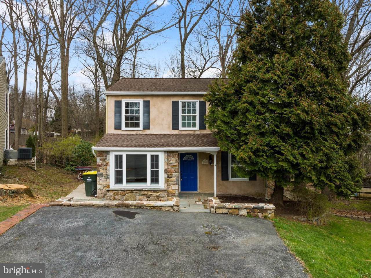 1666 Hemlock Circle - Photo 1