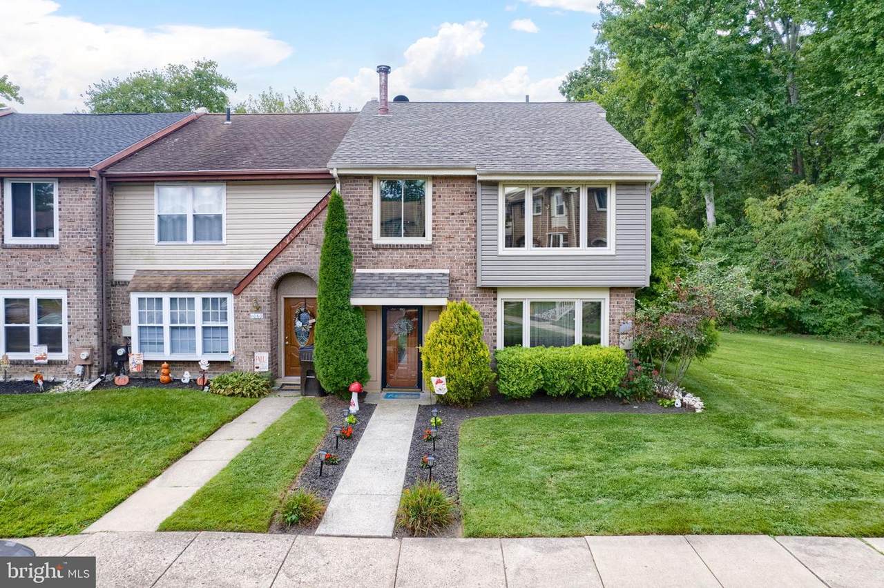 1062 Bolton Court - Photo 1