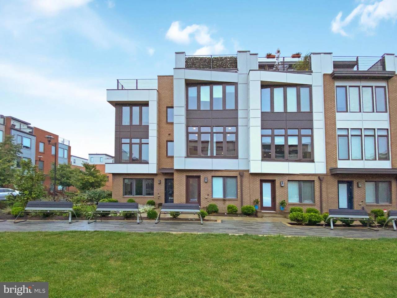 16159 Columbus - Photo 1