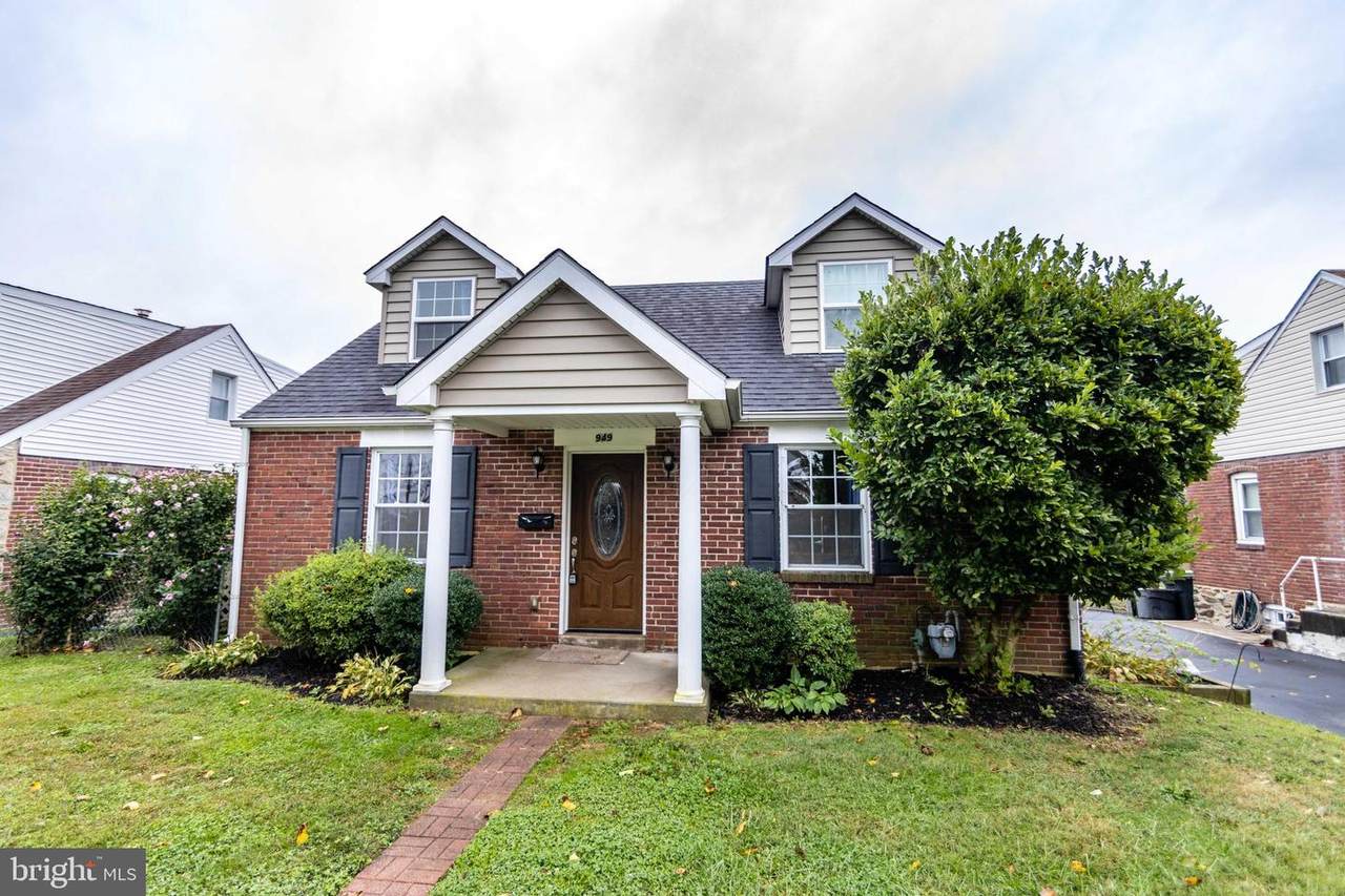 949 Thornton - Photo 1