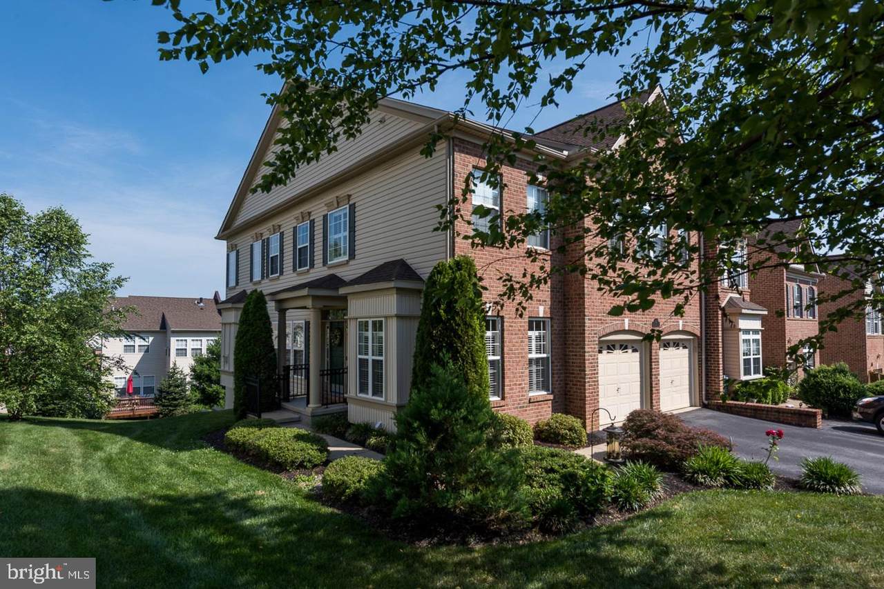 3151 Woodsedge Drive - Photo 1