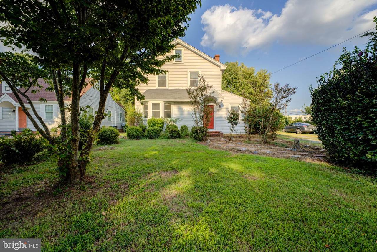 622 Essex Street - Photo 1