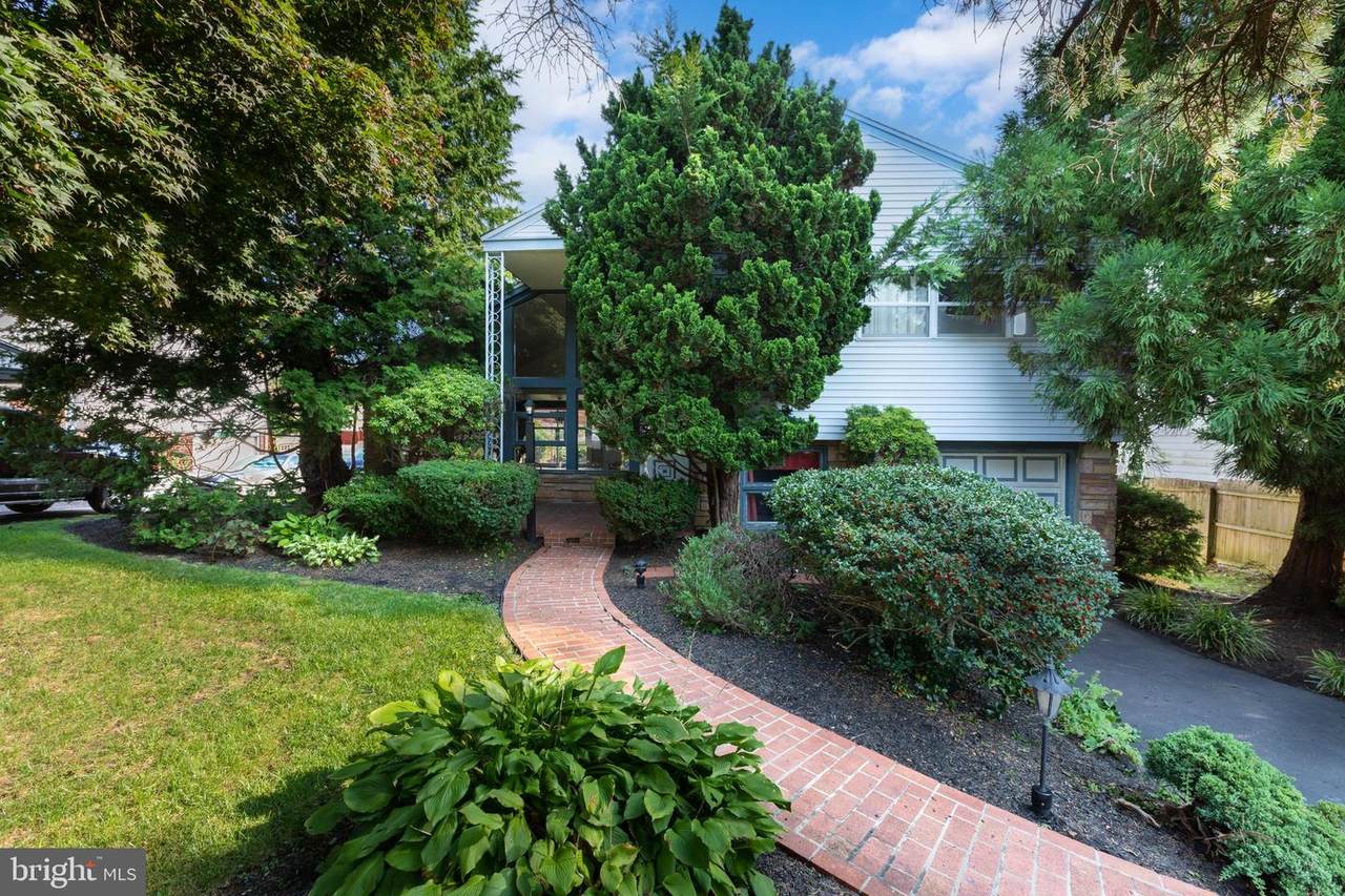 345 Robinson Drive - Photo 1