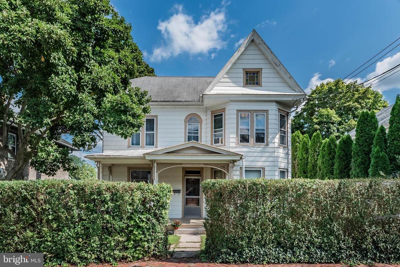 307 Lincoln Street - Photo 1