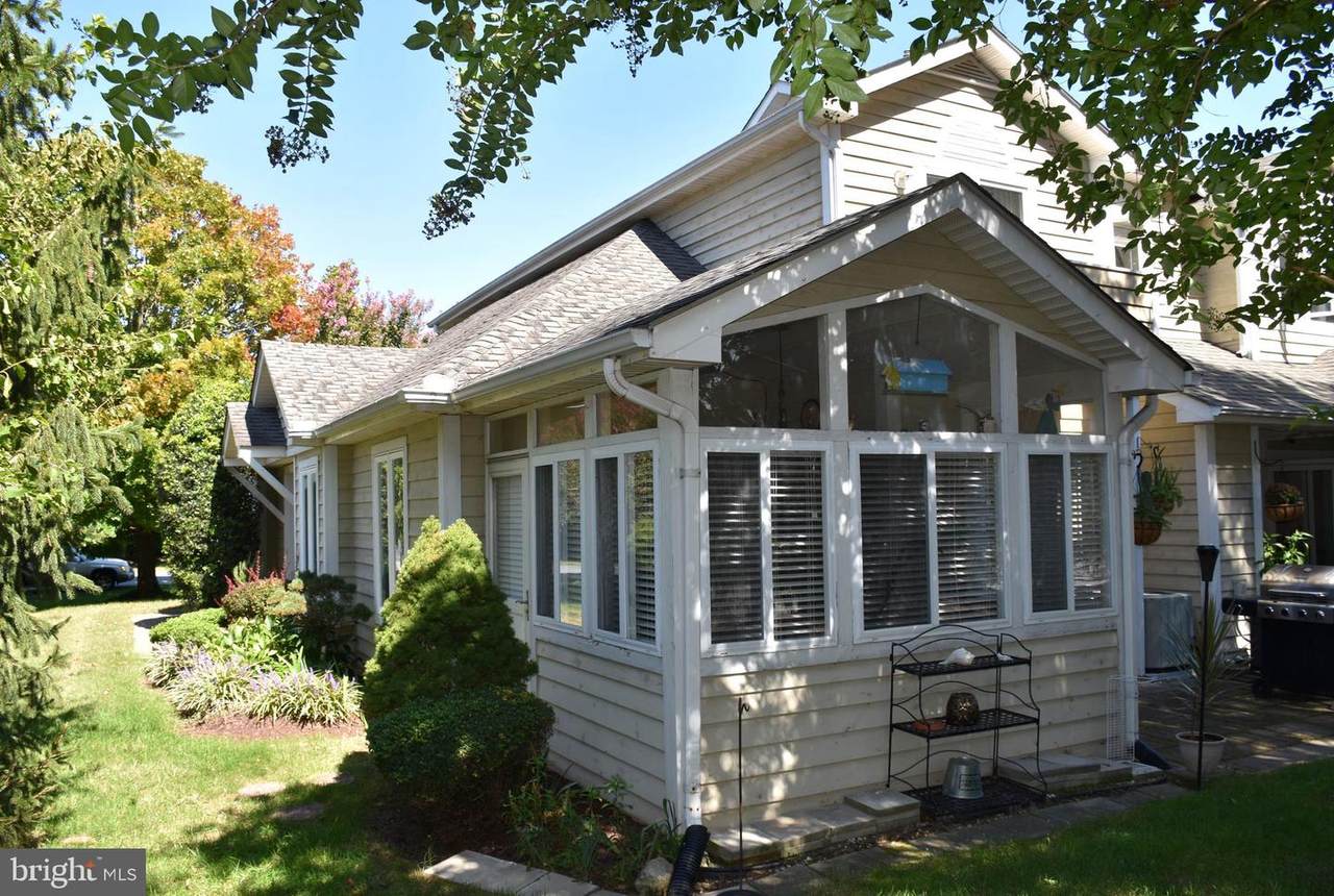 133 Lakeside Drive - Photo 1