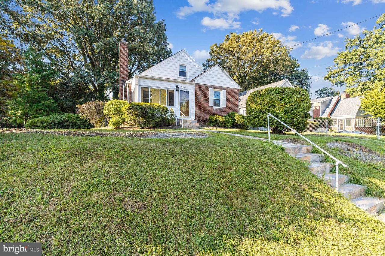 700 Forest Glen Road - Photo 1