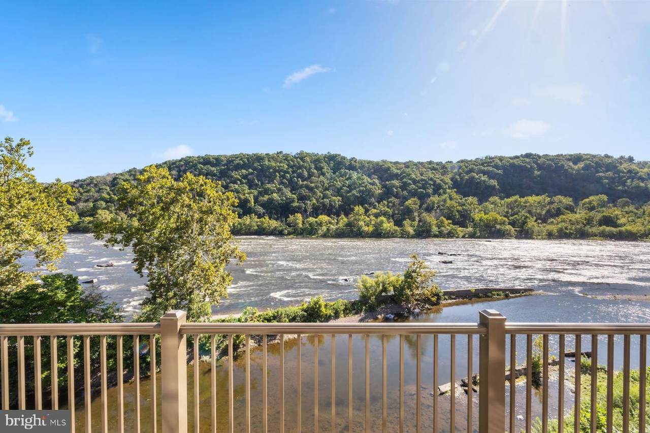 504 Waterview Place - Photo 1