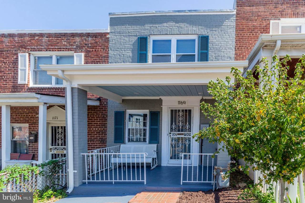 1169 Summit Street - Photo 1