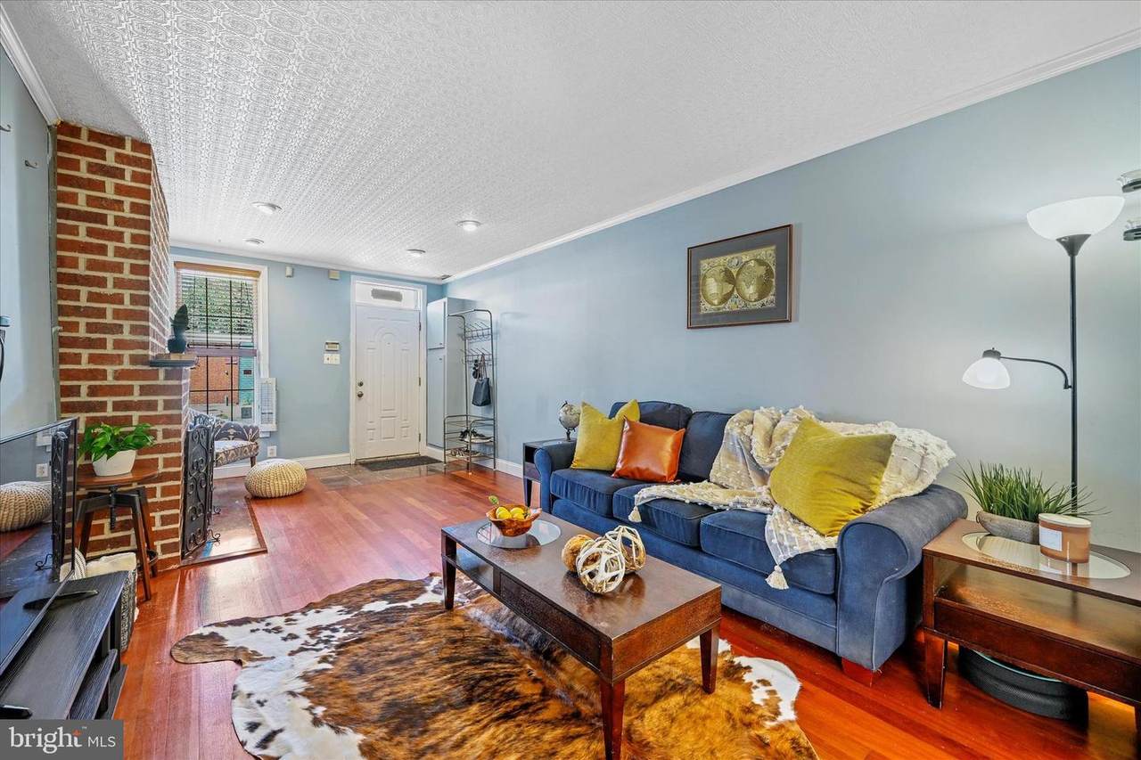 1703 Gough Street - Photo 1