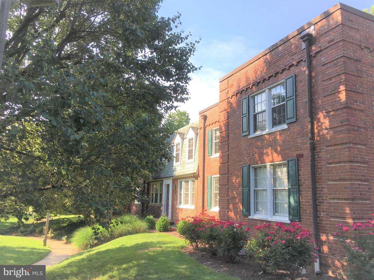 1746 Rhodes Street - Photo 1