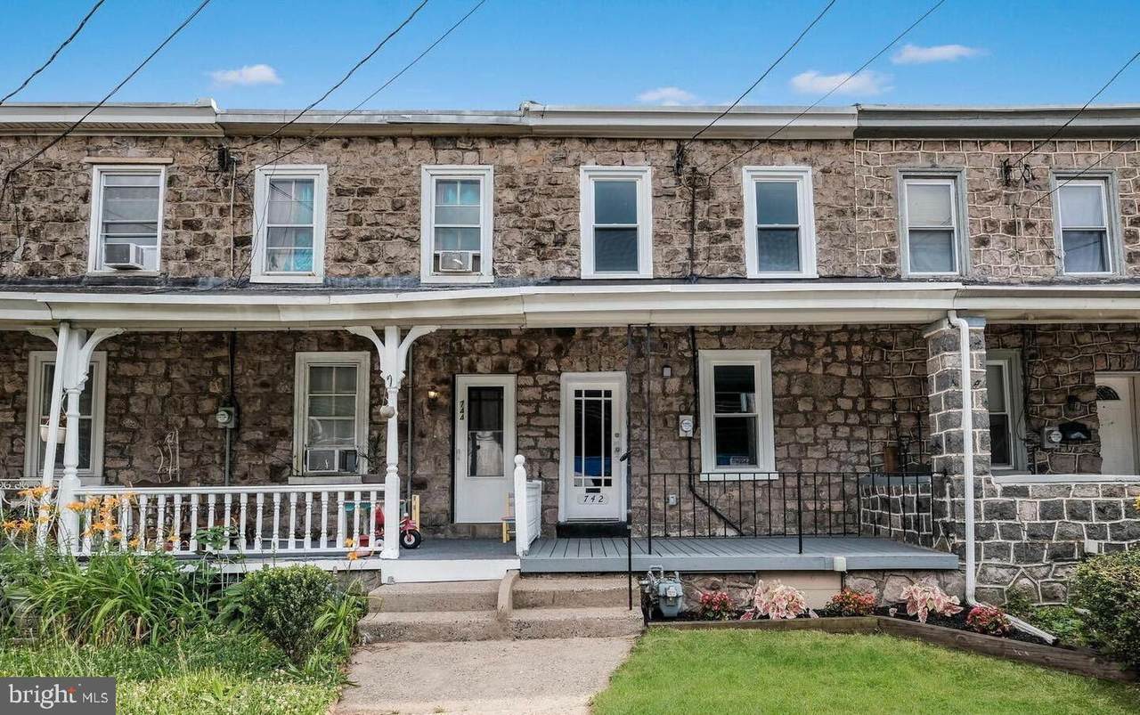 744 Main Street - Photo 1