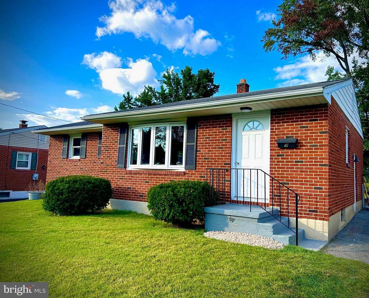 9 Edinburgh Drive - Photo 1