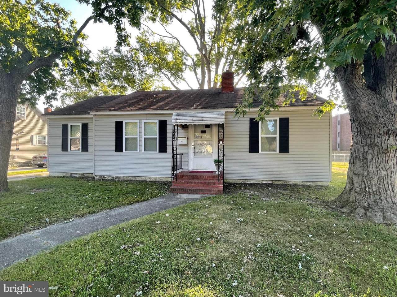 1011 Spring Avenue - Photo 1