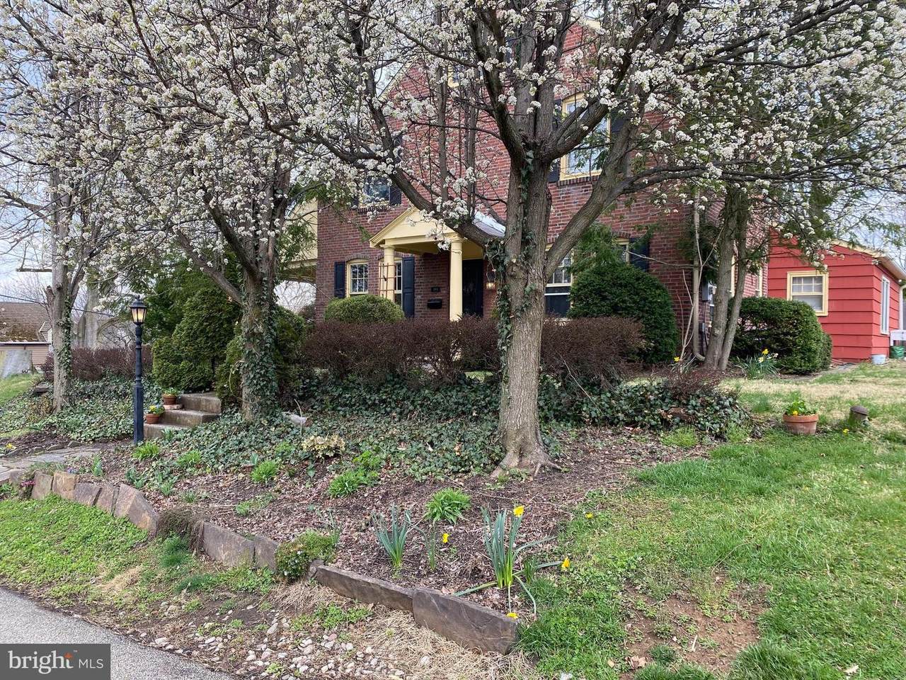 308 Montgomery Avenue - Photo 1