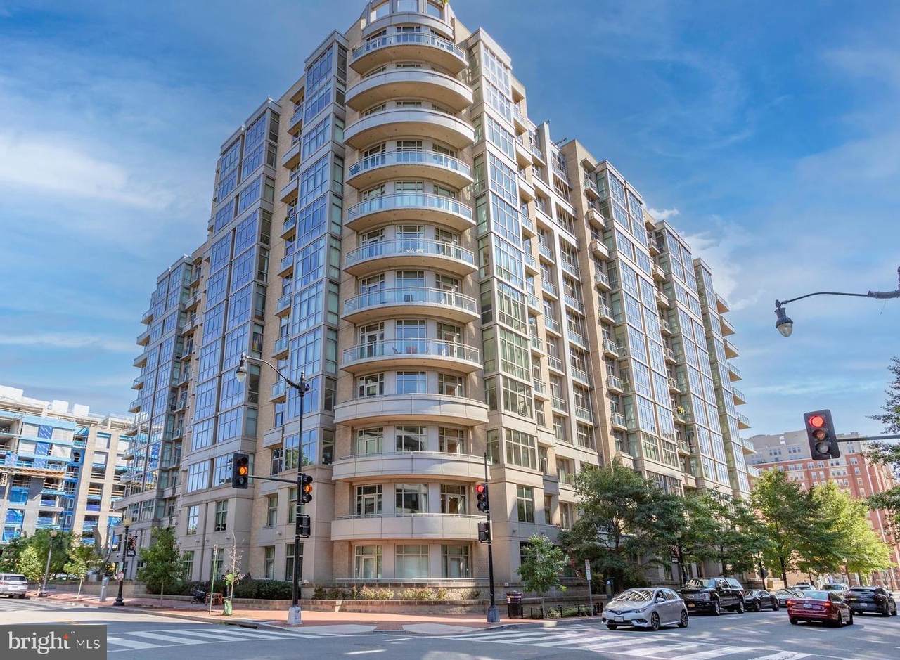 811 4TH Street - Photo 1