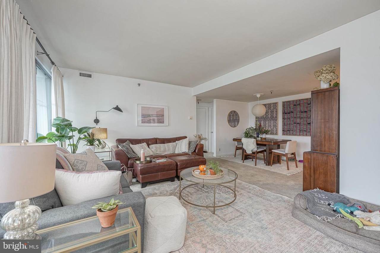 3 Columbus Boulevard - Photo 1
