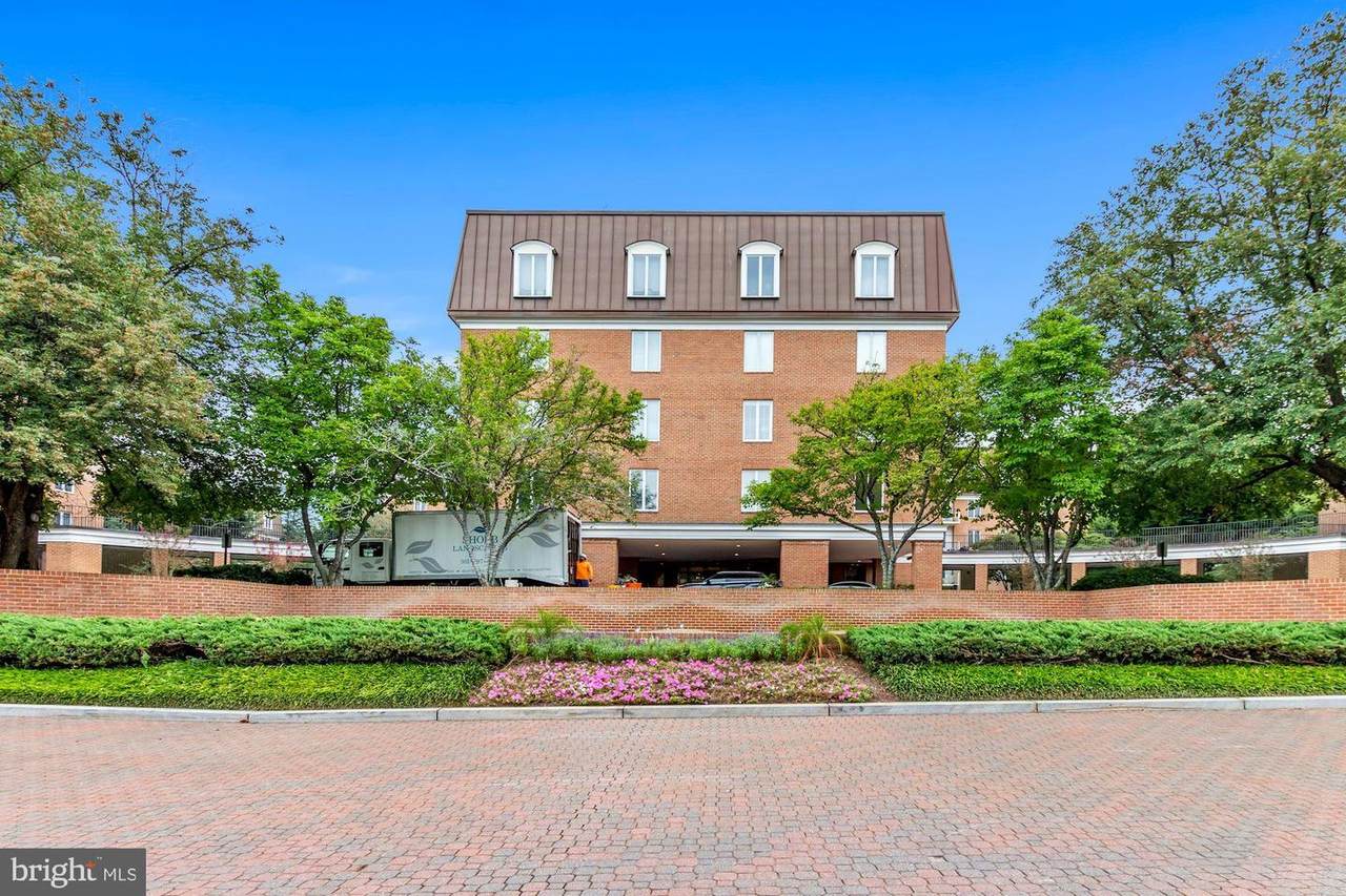 8101 Connecticut Avenue - Photo 1