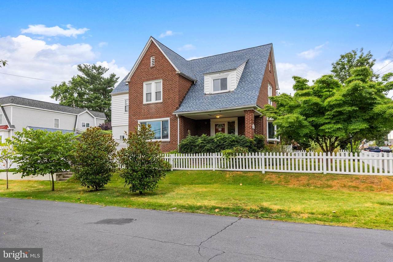 440 Cinnaminson Street - Photo 1