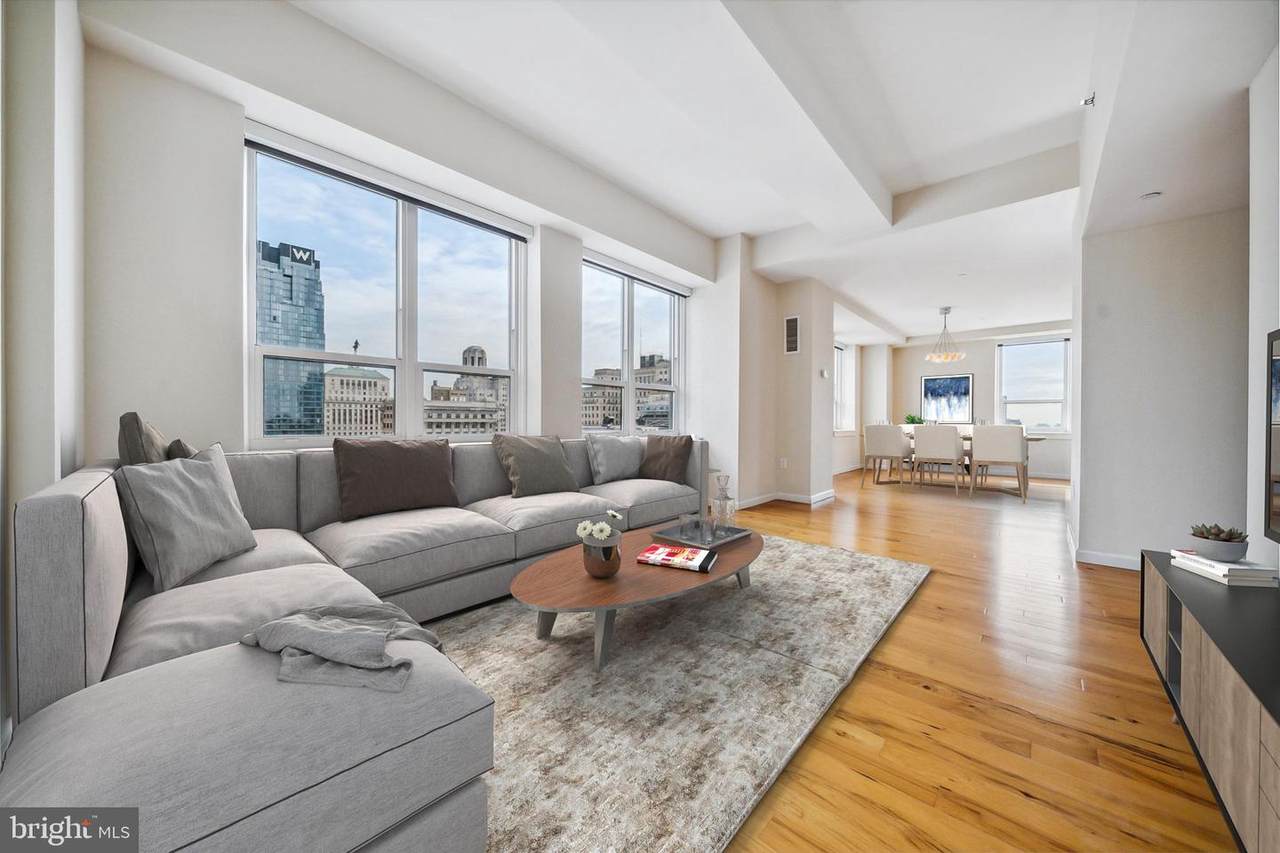 1425 Locust Street - Photo 1