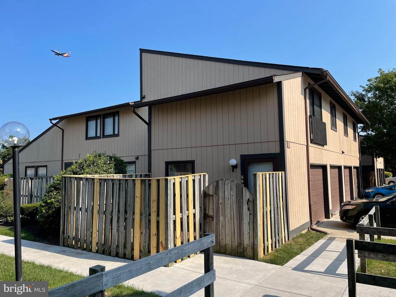 560 Glen Court - Photo 1