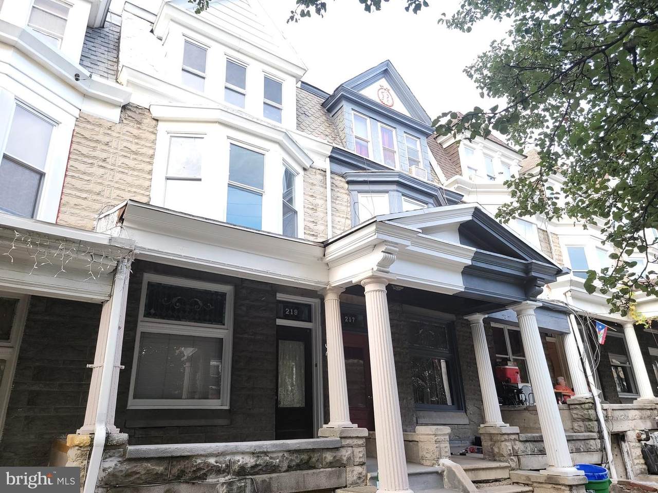 219 Windsor Street - Photo 1