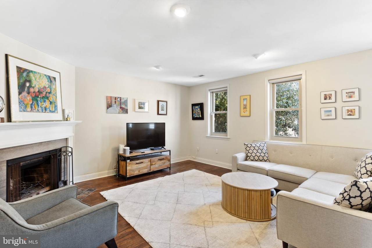 232 Queen Street - Photo 1