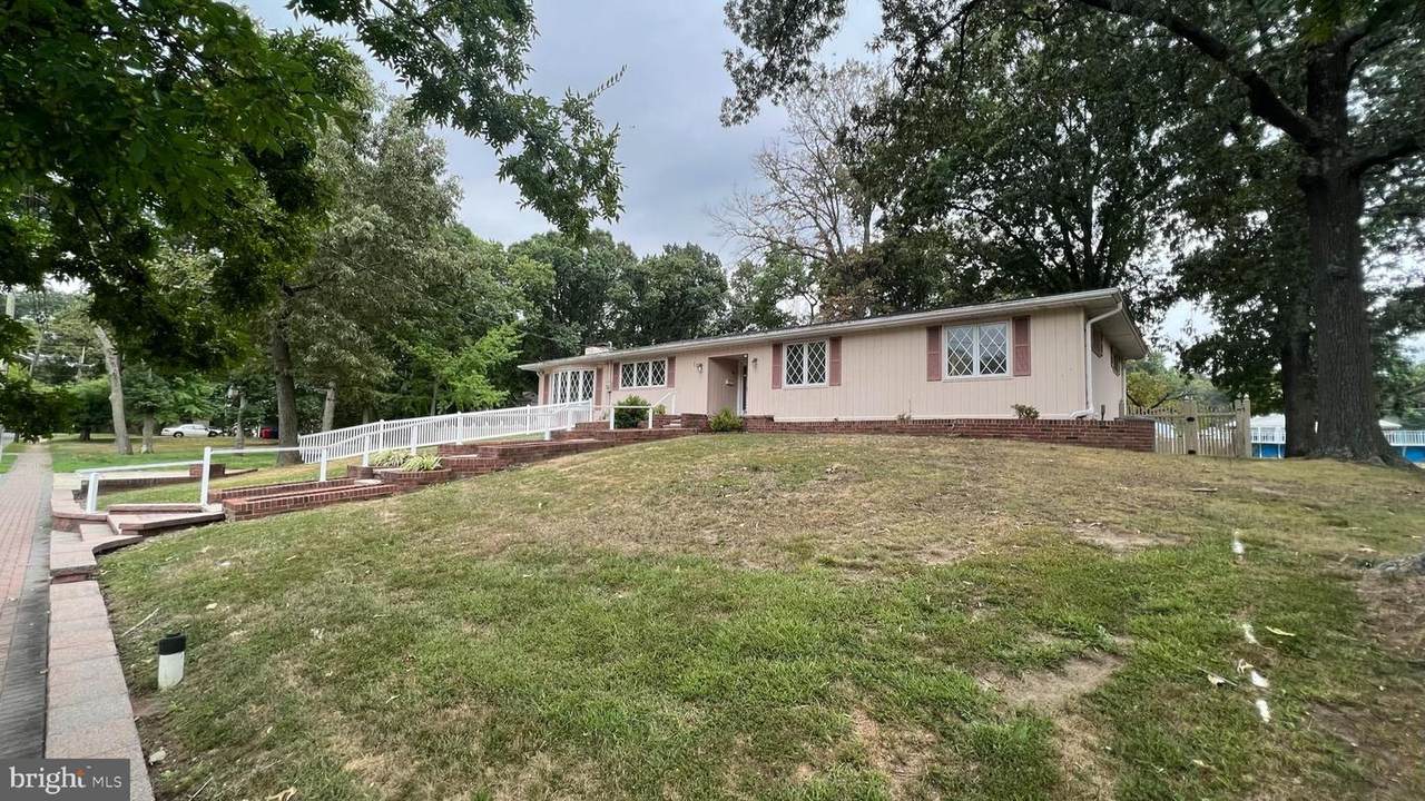 15 Kennedy Boulevard - Photo 1