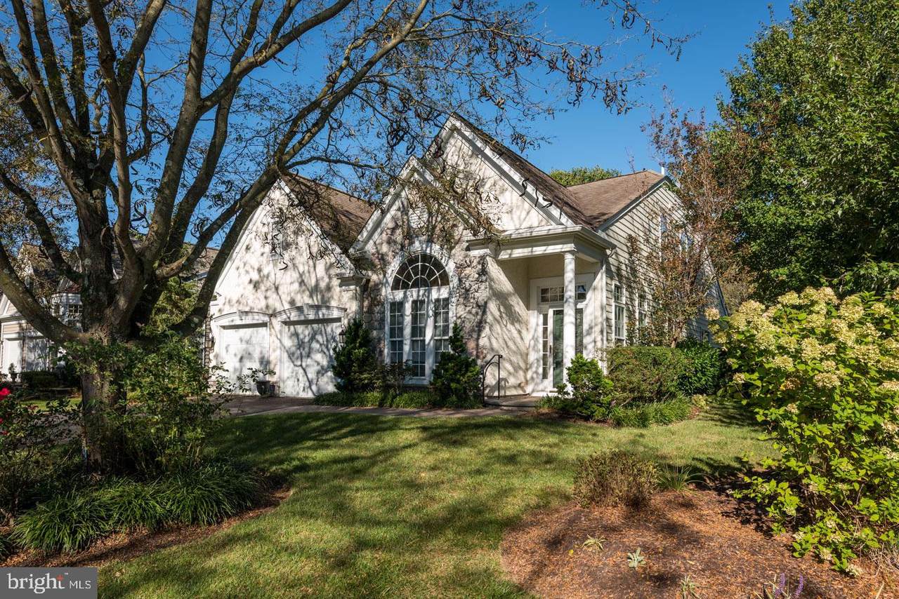 405 Lilac Drive - Photo 1