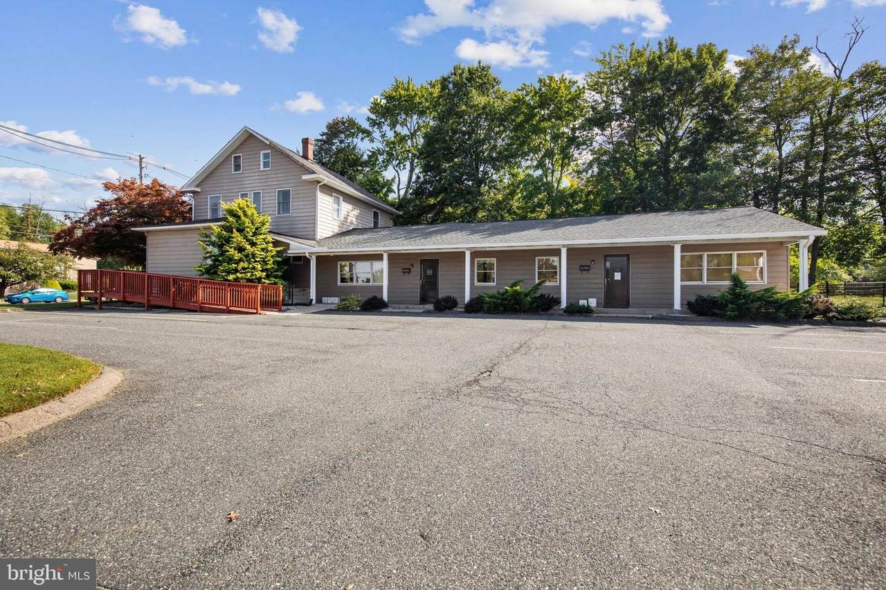 754 Hickory Avenue - Photo 1