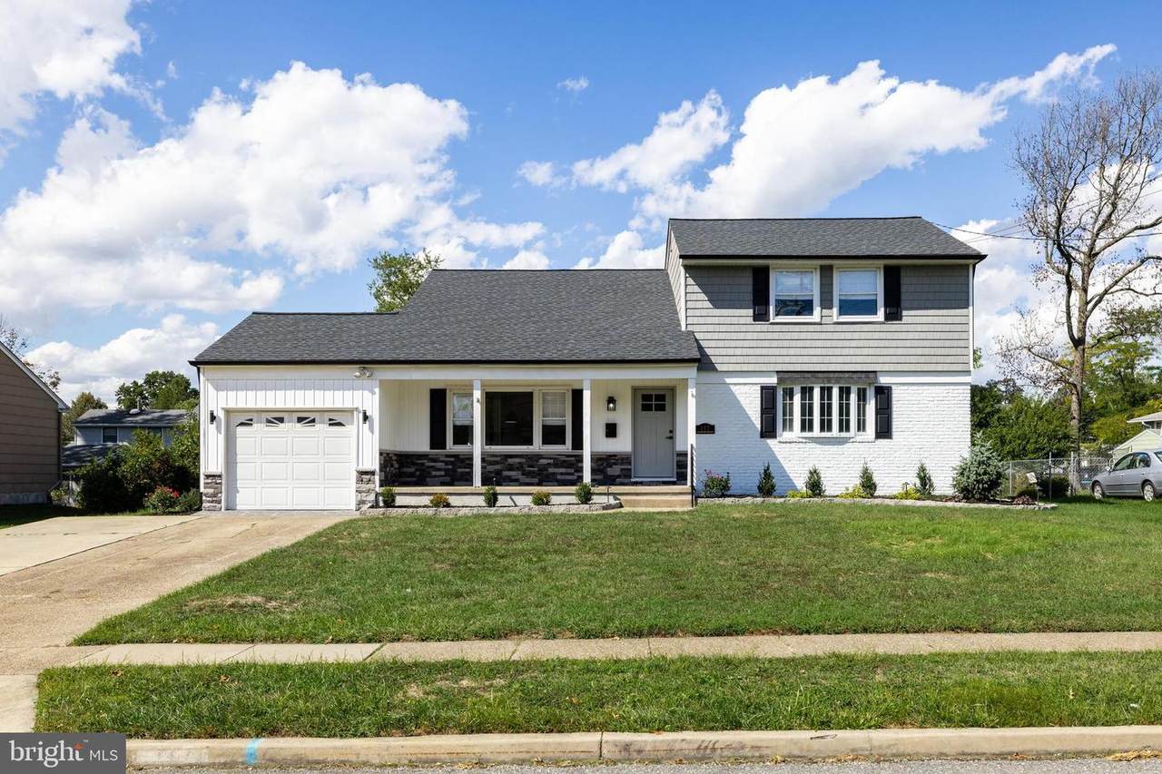 117 Walt Whitman Boulevard - Photo 1