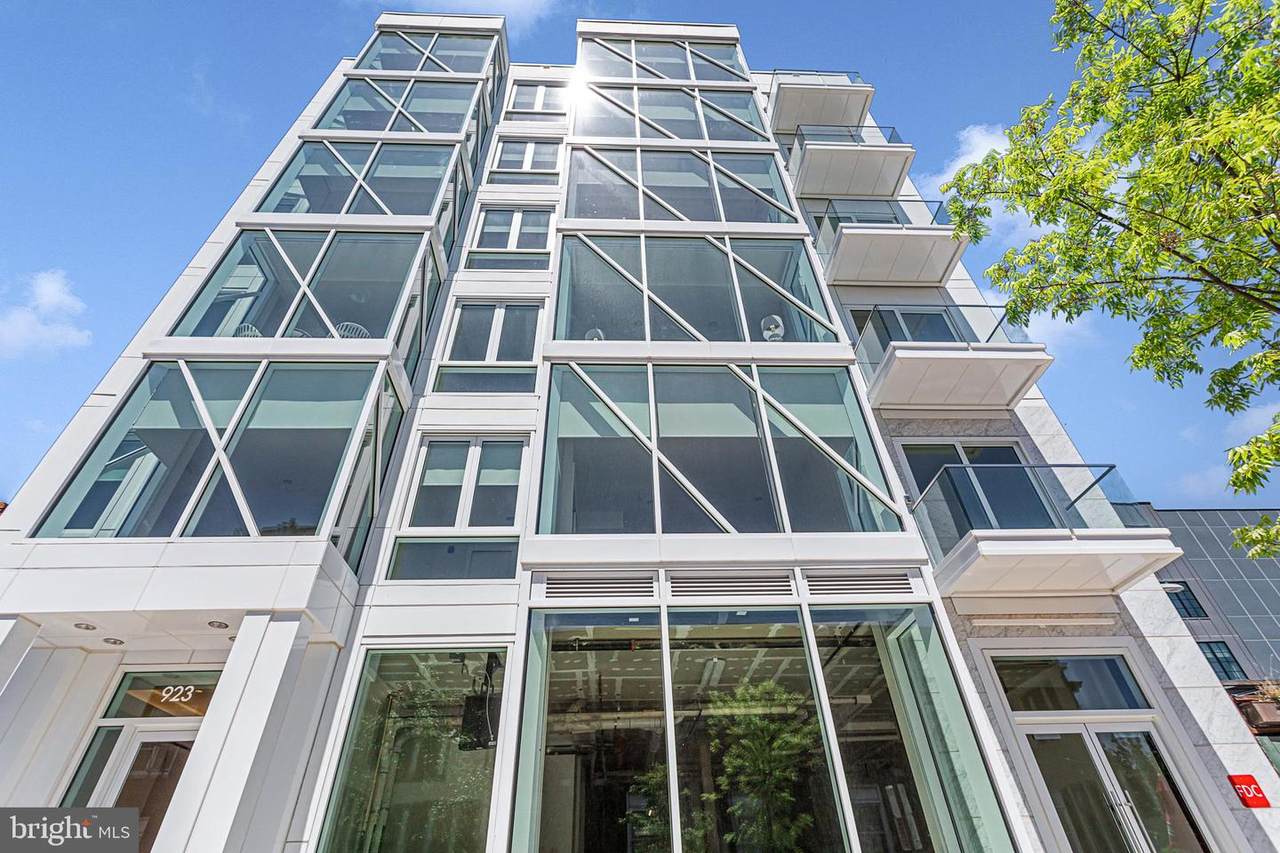923 V Street - Photo 1