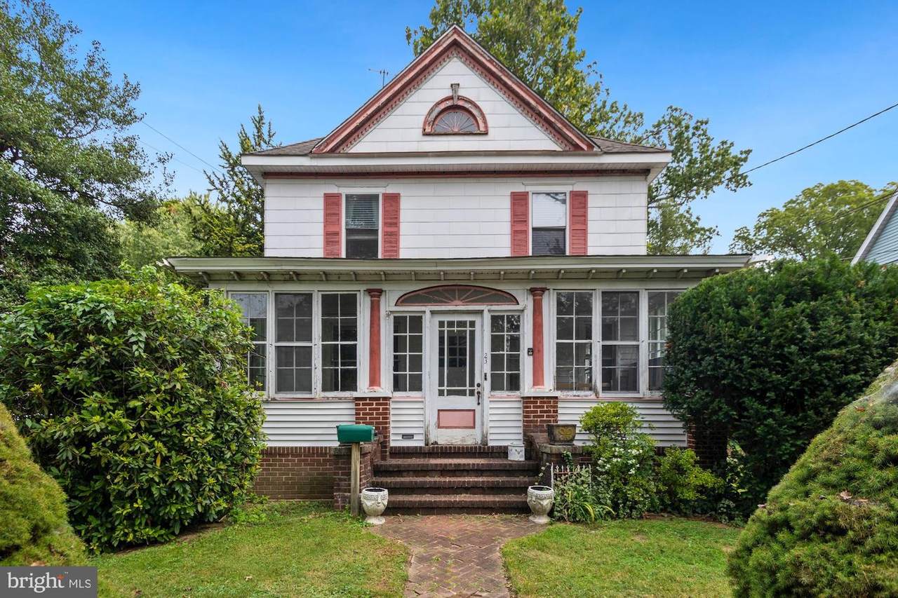 23 7TH Avenue - Photo 1